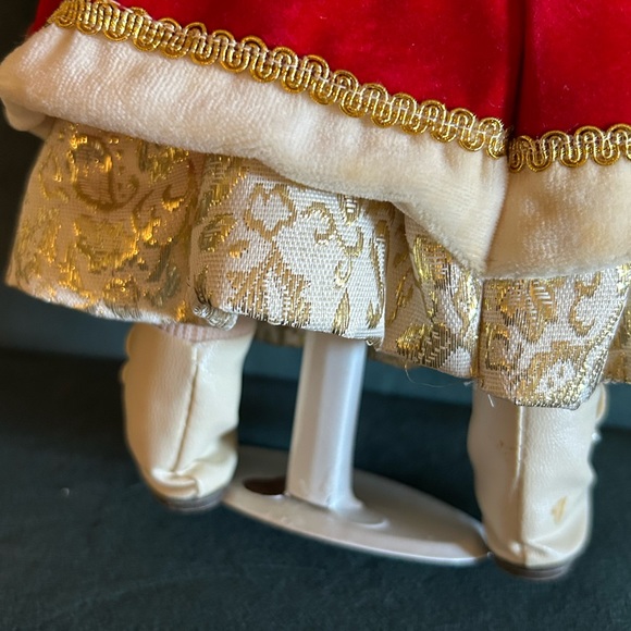 👀 HUGE SALE! VINTAGE ACCENTS OCCASIONS 2000 AUTHENTIC COLLECTIBLE EDITION DOLL - Picture 10 of 12